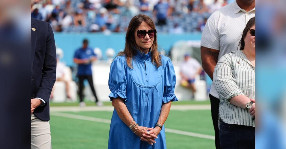 Amy Adams Strunk likely behind stripping Brian Callahan of his play-calling