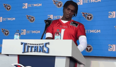 [Highlight] Titans QB Cam Ward tested the media today to see if they can repeat a play call he gave them: They had no chance. “C’mon! You’re gonna get sacked out there.” 😂😂