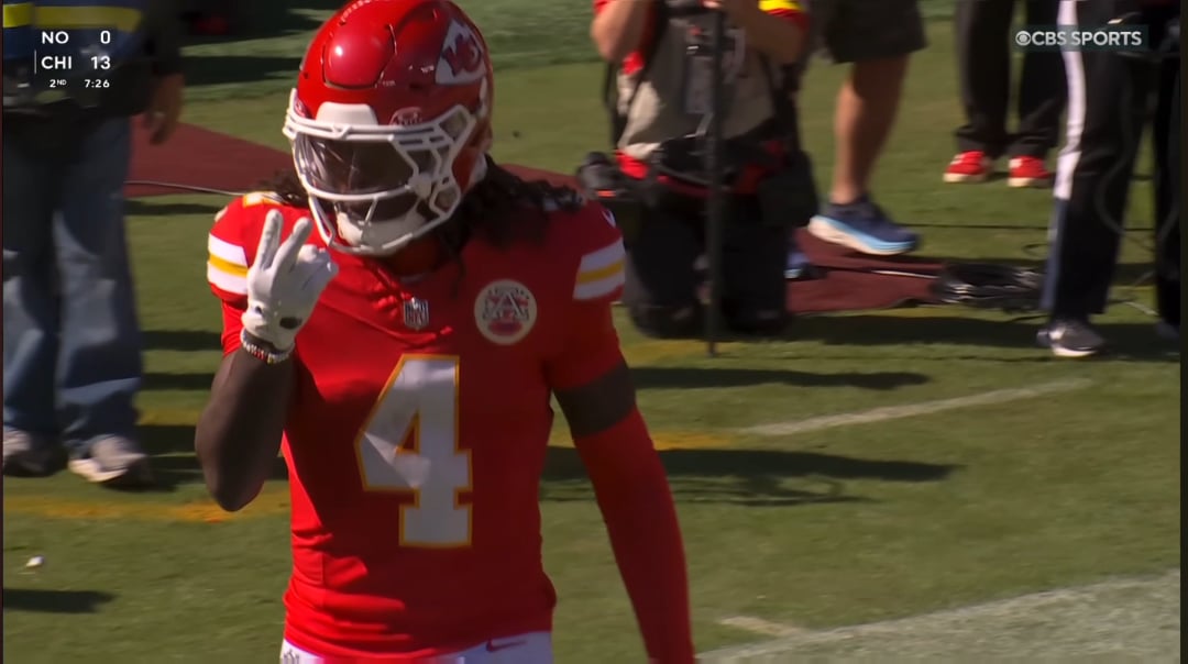 Mahomes' No Look Pass vs the Raiders