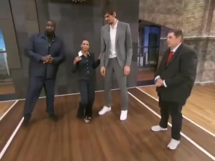 Boban Marjanovic: “I’m 7’4”. I’m looking up at Victor Wembanyama like… no way.” -Brian Windhorst: “I think he’s approaching 7’7.”