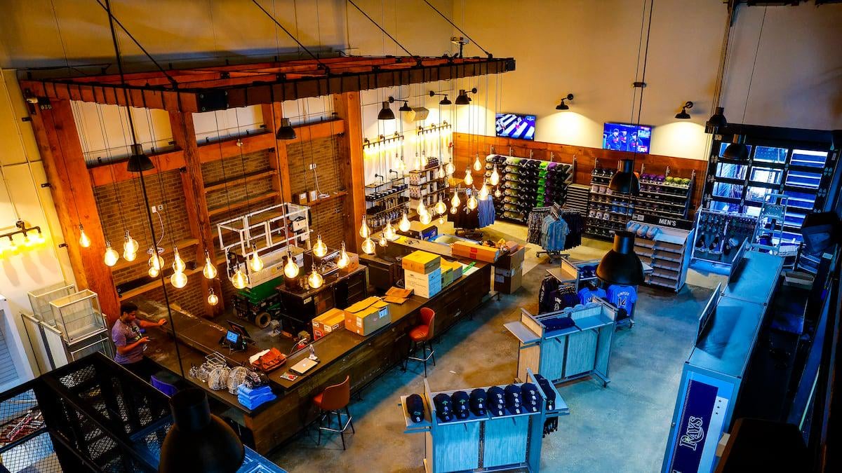 New Rays pop-up team store is having its grand opening this weekend! Pepiot is going be there, Raymond and DJ Kitty are going to be there, also food and giveaways