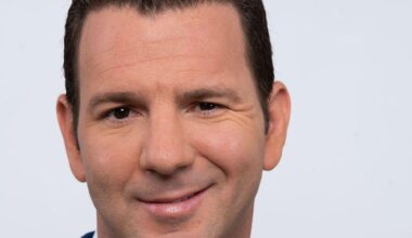 [Rapoport] 49ers QB Brock Purdy (toe) has been ruled out again, as has WR Ricky Pearsall. Mac Jones (oblique, knee) is the likely starting option, though he's listed as questionable.