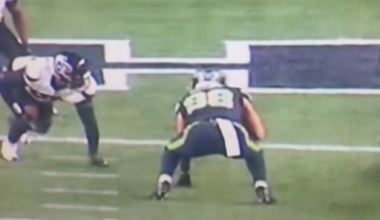 [Baldy Breakdown] Barner getting 2 for 1 on the Charbonnet TD run.  Seattle has TE's who can really block.