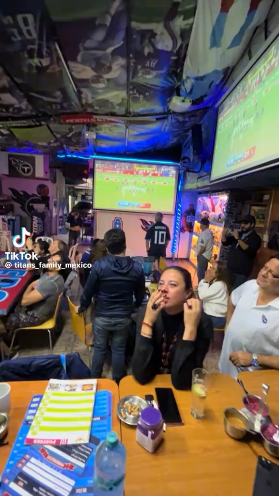 I’d love to spend an afternoon in this Titans bar in Mexico! Look how hype they are!