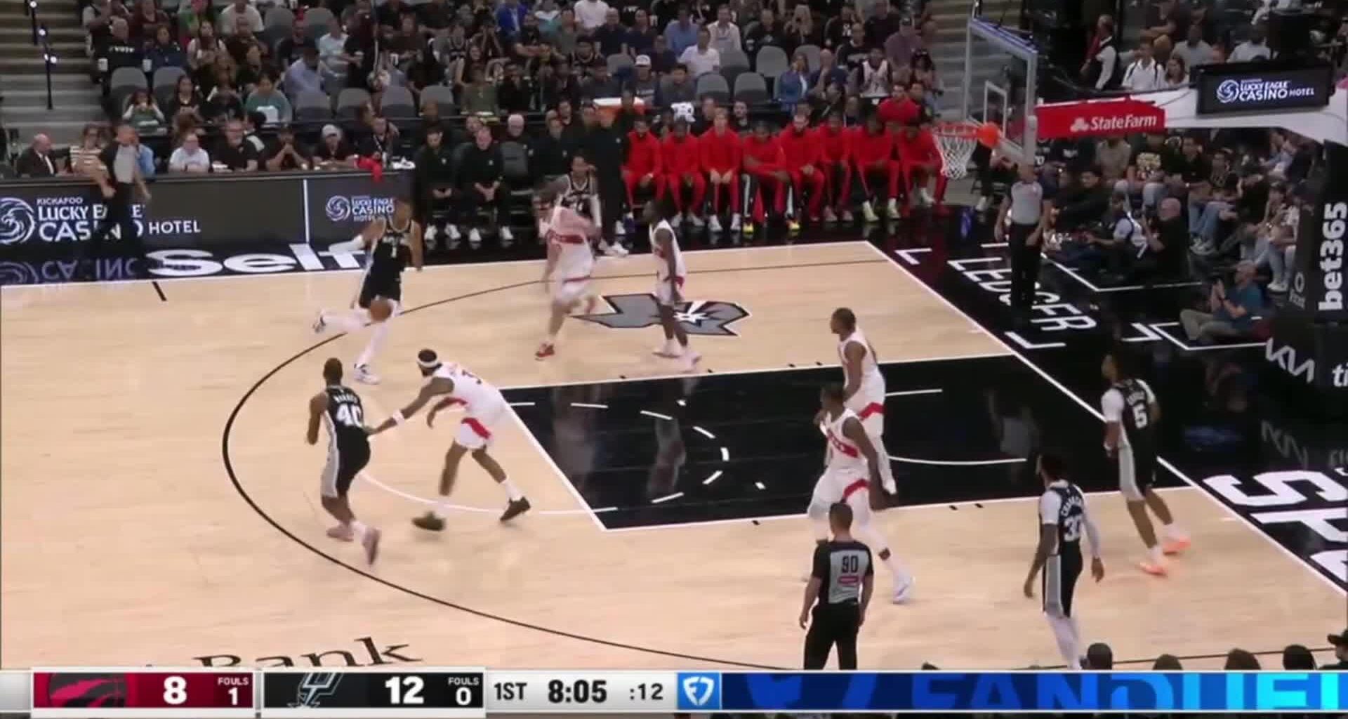 [Highlight] Wemby with a 360 layup to get around Scottie Barnes