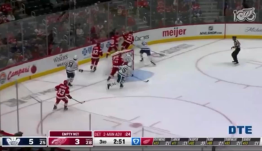 Toronto blows 3rd period lead