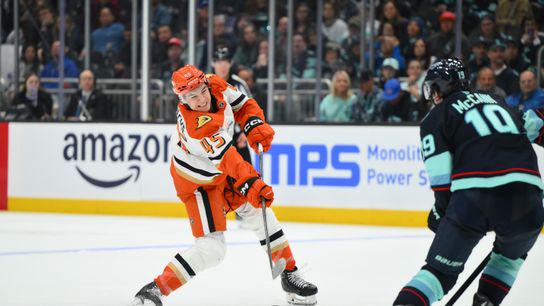 Beckett Sennecke scores in NHL debut, but Ducks fall off, 3-1, in Seattle season opener