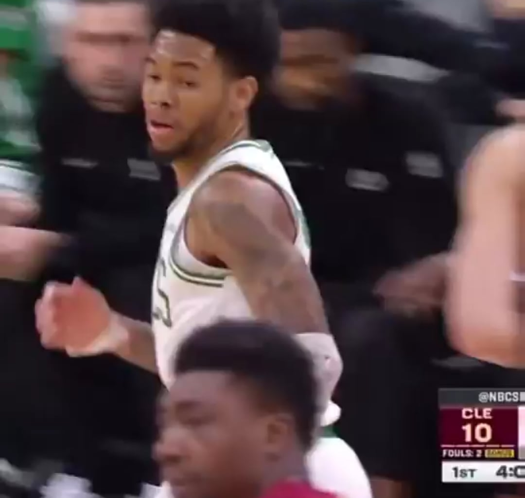 Those Dame Lillard-like stepbacks are gonna be nasty on a regular basis. I'm starting to be a Simons fan now.