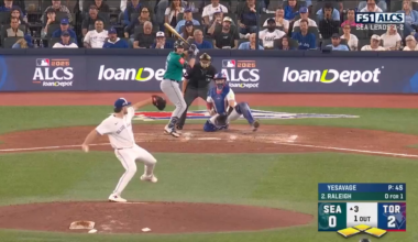 Blue Jays' radio call of the Jays' 3 straight Double Plays for 3 innings in a row