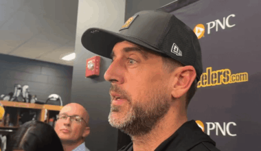 [Highlight] Aaron Rodgers on Broderick Jones: “The only tackle I had the other night was Broderick. I love everything you’re about, but also, I’m 41 — You can’t be tackling me like that.”