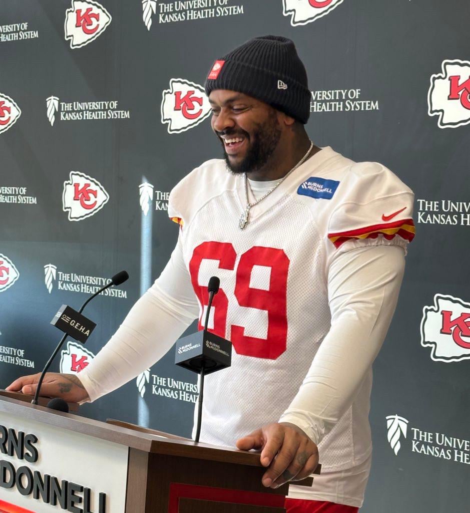 [Goldman] Chiefs DT Mike Pennel says he's glad to be back. Sounds like he began pondering his NFL future after the Jets game, then confirmed that he requested his release. Says that he was encouraged to look for other opportunities, which led him back to Kansas City.