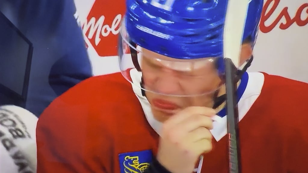 Kaiden Guhle’s 100% ready for the third period against the Preds — man sniffed enough ammonia to revive a whole locker room 😳💀