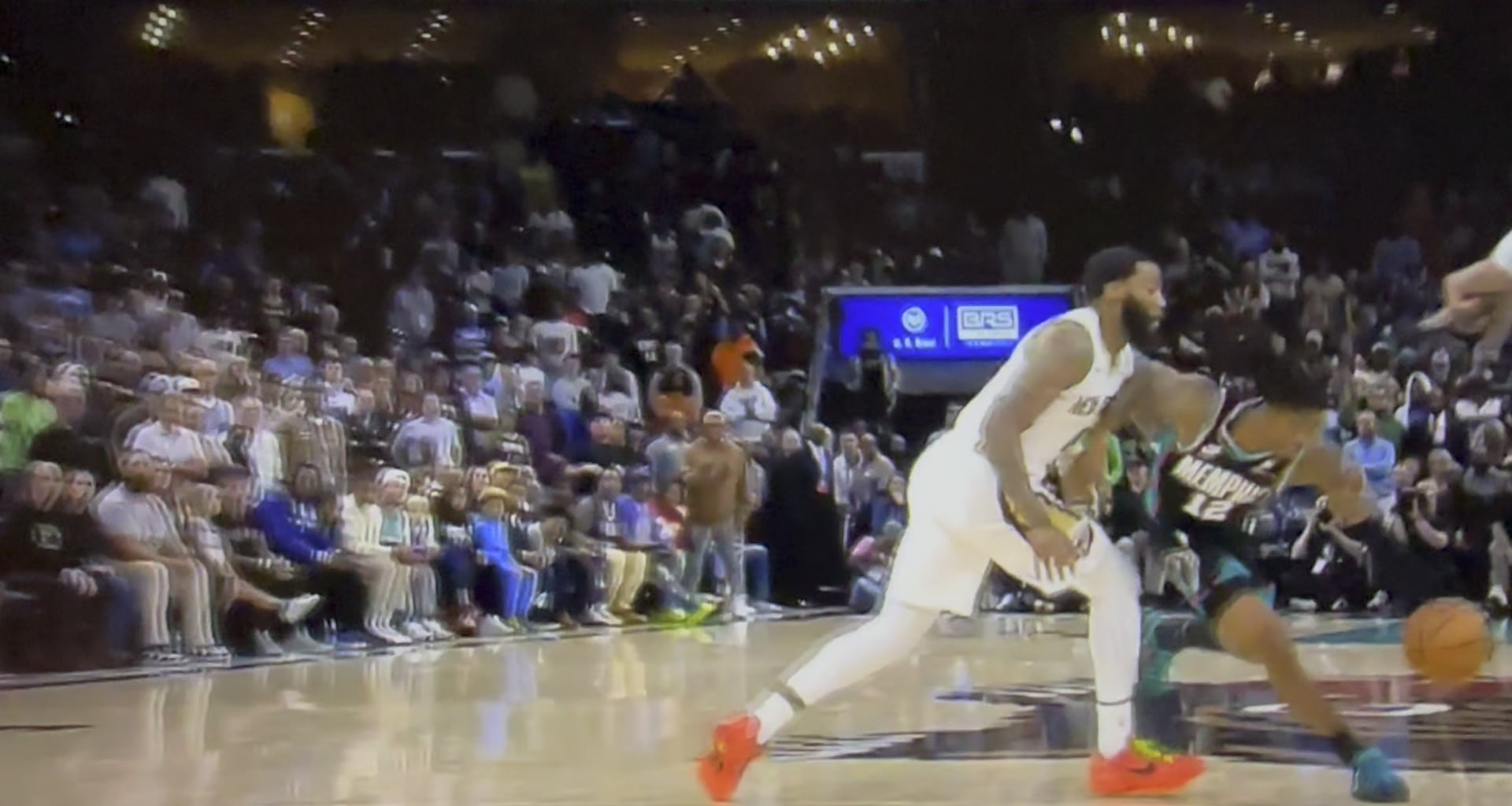 Anyone else catch Ja’s new celly? So wholesome!