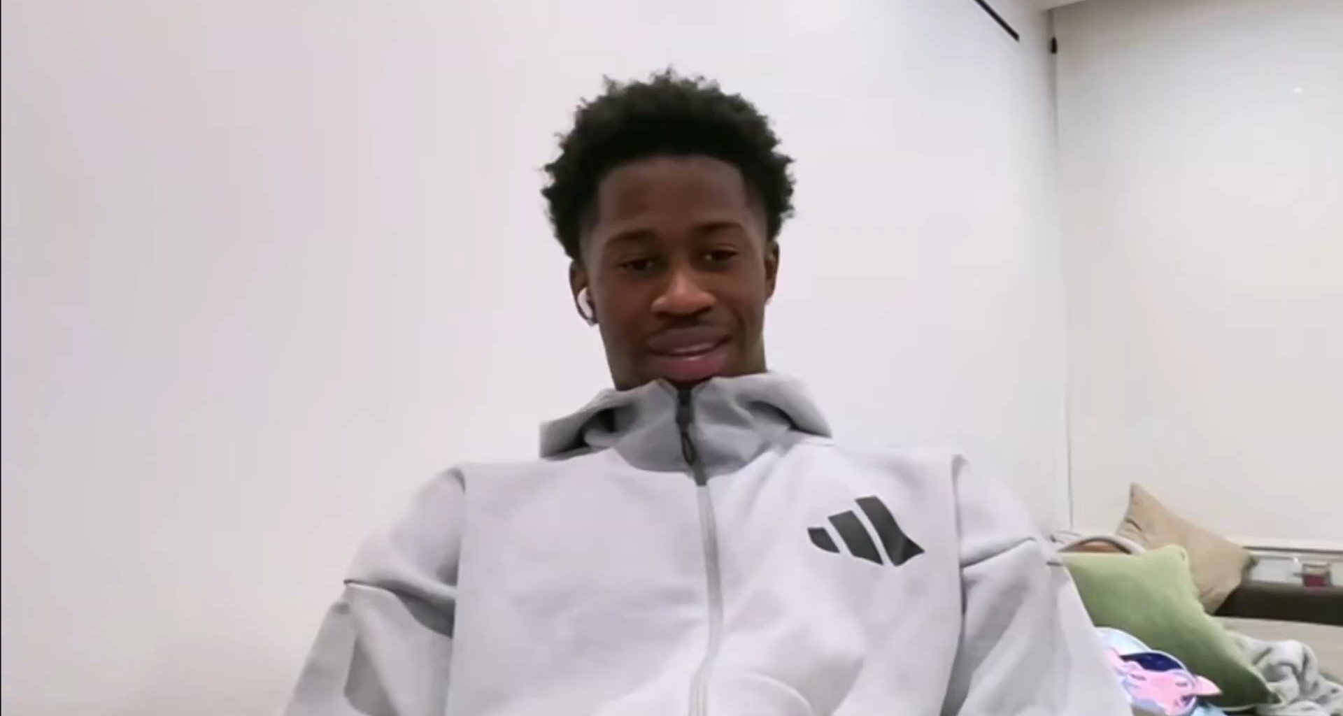 V. J. Edgecombe: “With big fella [Embiid] back there, I think we’re gonna win the chip if you ask me...”