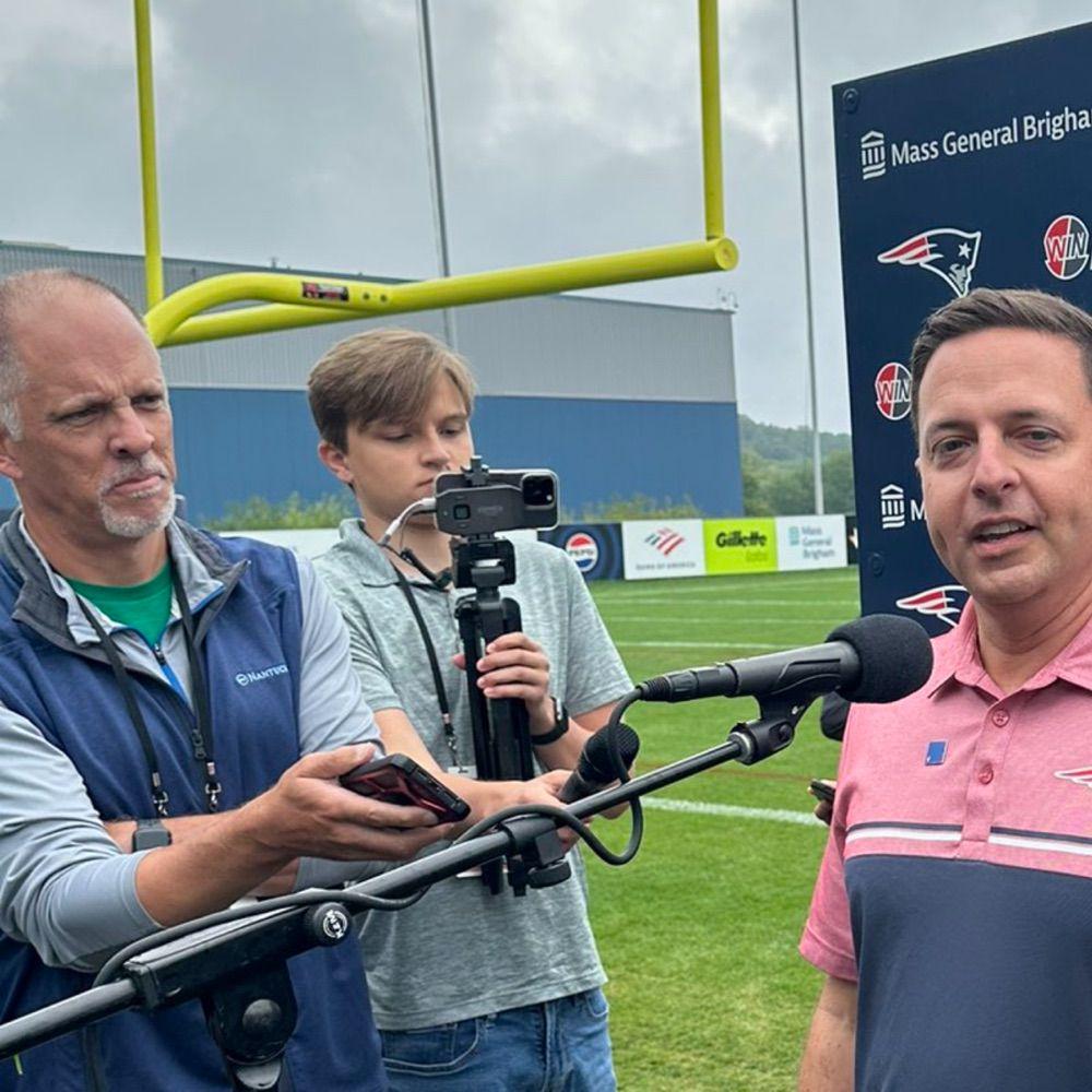 [Price] After NE’s season-opening loss, Andy Borregales’s cellphone buzzed with a message from an unknown number: “What’s good, my friend? Feel free to call or text any time.” To his surprise, it was Stephen Gostkowski, reaching out to offer support and helping kick-start a unique relationship.