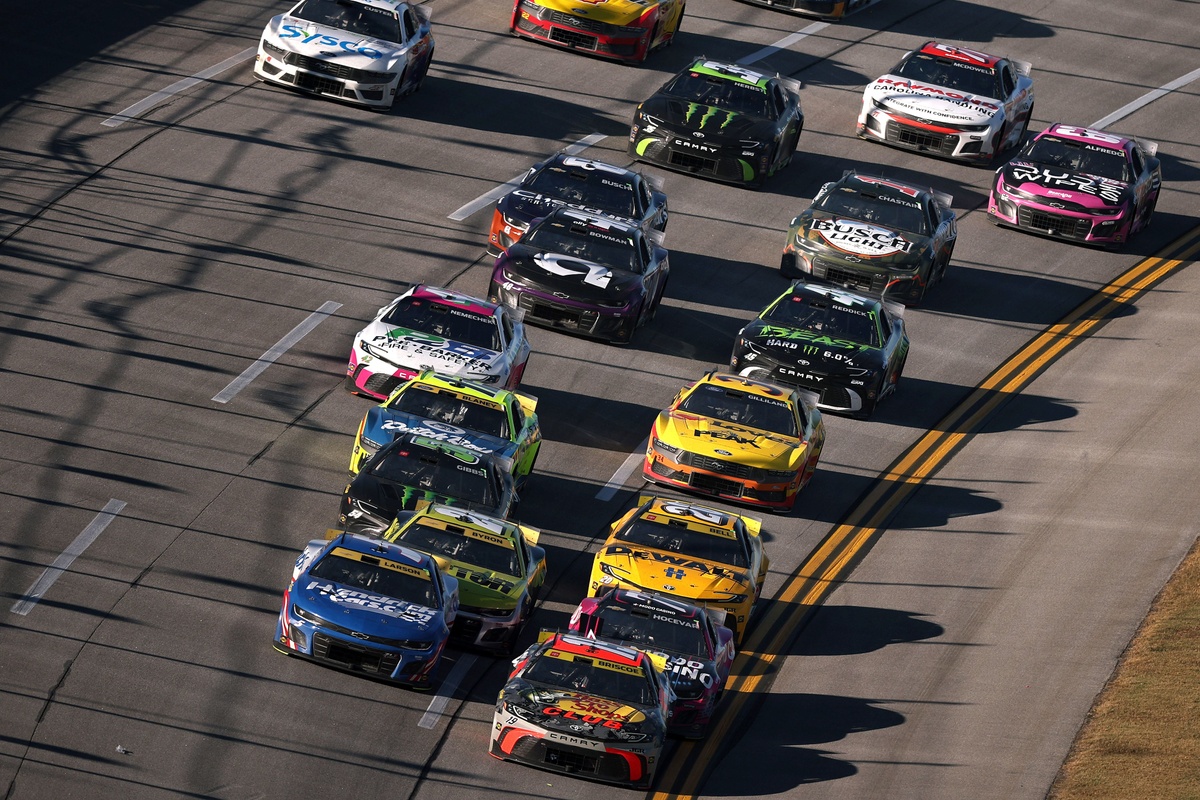 Kyle Larson, crew chief explain running out of fuel in battle for Talladega win