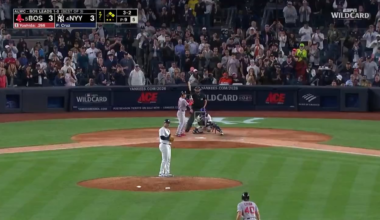 Most underrated play of the night from Jazz here, obviously he didn't get the out but he saved a run and kept the game tied.