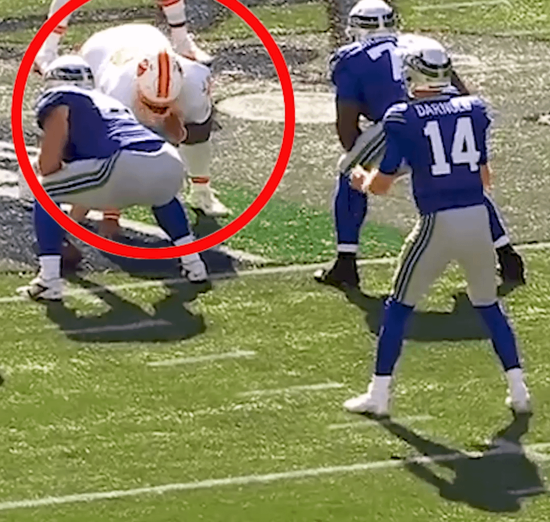 [Highlight] Vita Vea drops into coverage and hits strapped celly