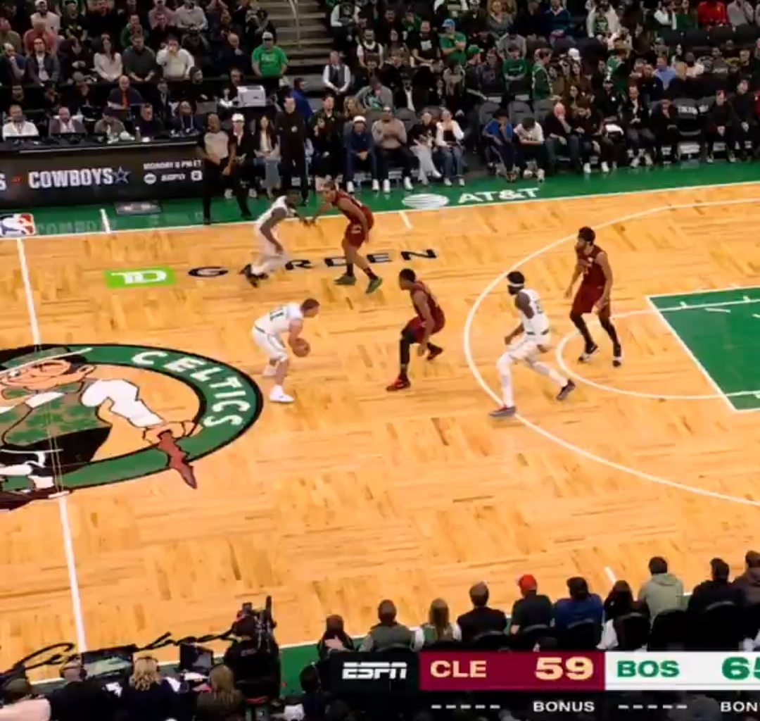 Celts have 2 dunks in 10 seconds