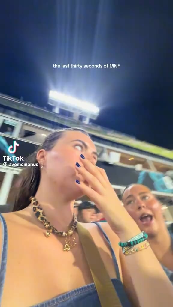 Fan Reaction to the DuFall