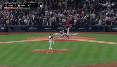 THEEEEEE YANKEES WINNNNNN! GAME 3 TOMORROW NIGHT!