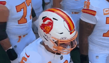 I found the reason why the seachickens didn’t do us a favor yesterday 🤦‍♂️[Highlight] Baker Mayfield gets into it with Seahawks fans