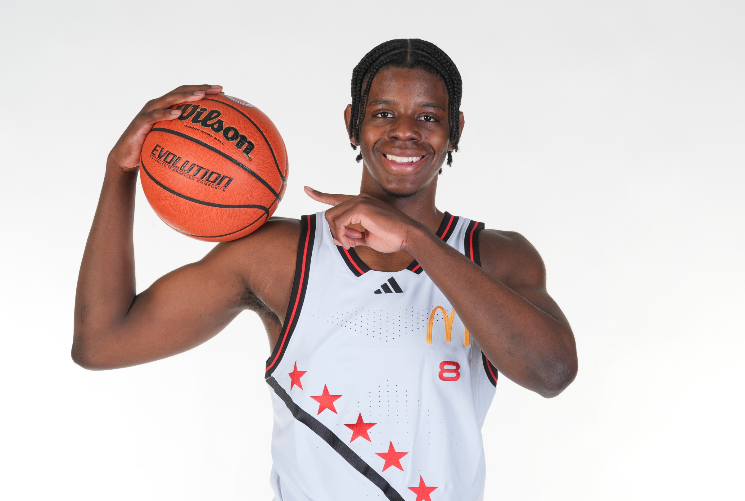 BROOKLYN, NY - MARCH 28: McDonalds High School All American Caleb Wilson (8) poses during a photo shoot at the New York Marriott at the Brooklyn Bridge on March 28, 2025, in Brooklyn, New York. (Photo by Brian Spurlock/Icon Sportswire via Getty Images)