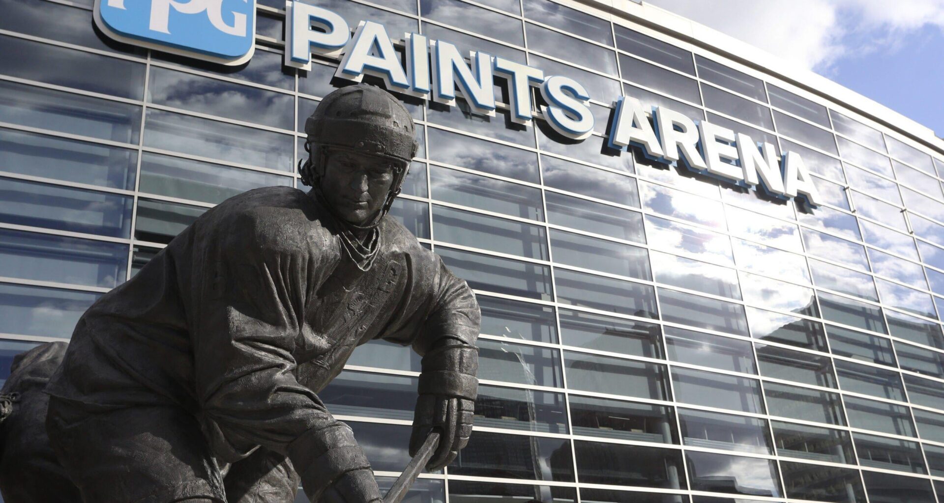 Pittsburgh Penguin Fan Severly Injured During Tonight's Game versus the St. Louis Blues