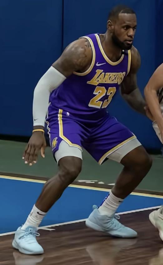 Lakers Purple jersey