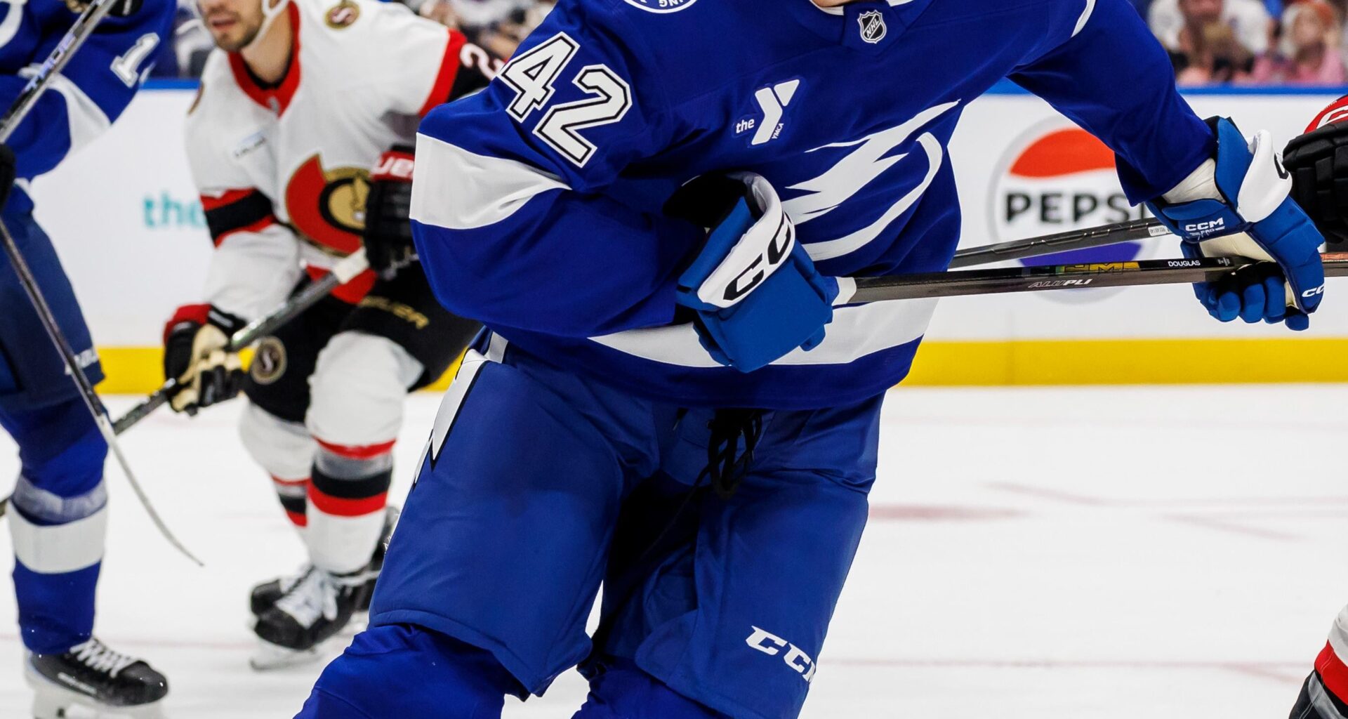 Lightning forward Curtis Douglas joins Zdeno Chara and Matt Rempe as the only 6'9" players in NHL history