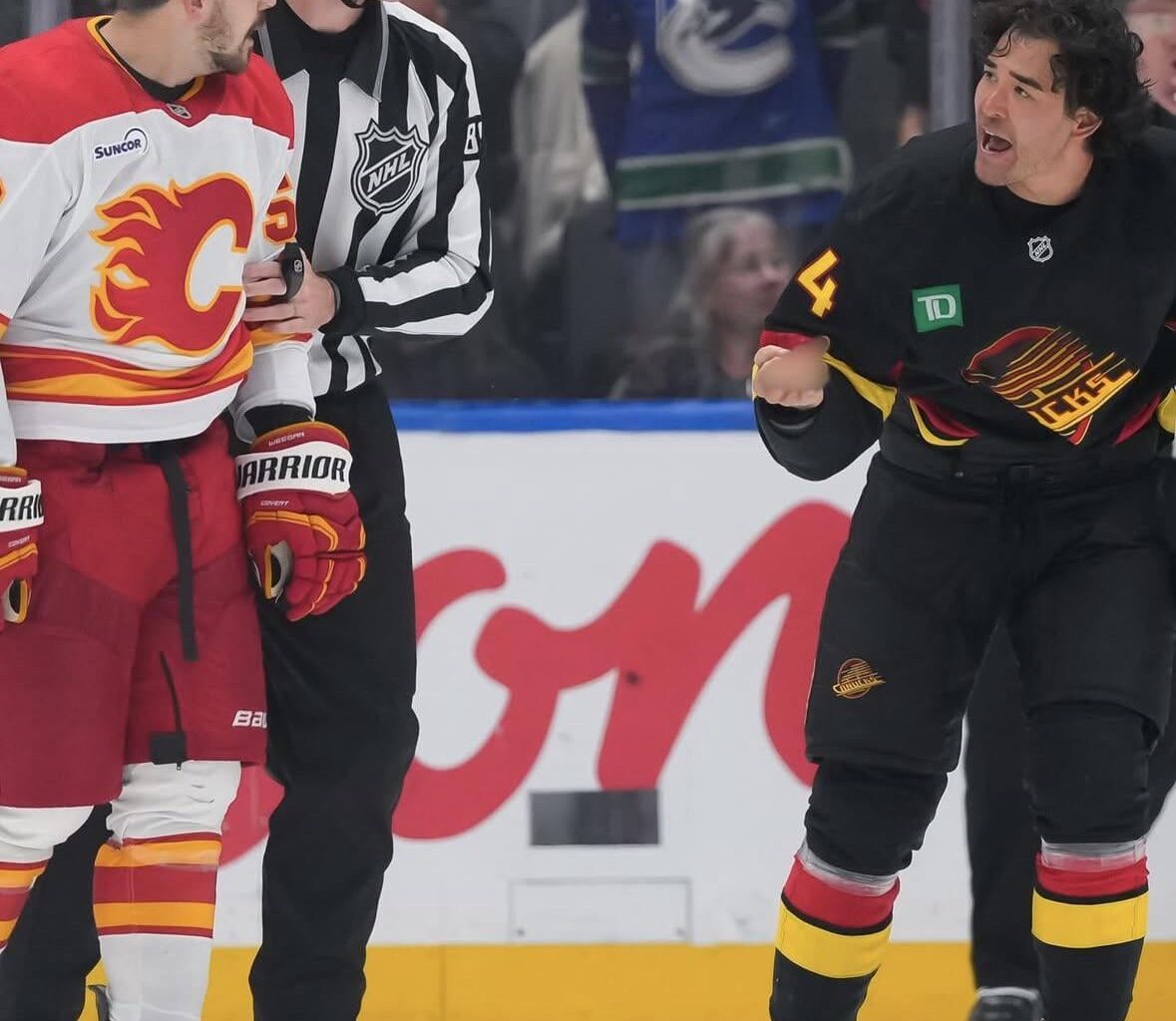 Sherwood loves Weegar (HD)