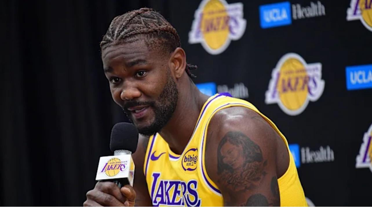 Ayton played well today. The chemistry between him and Luka looked significantly better than last game, and it should continue to improve throughout the season.