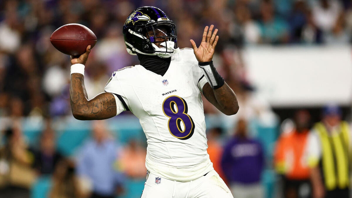 Ravens vs. Dolphins score, analysis: Lamar Jackson throws 4 TDs, blows out Miami