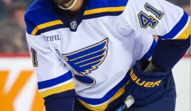 This week’s throwback shoutout goes to Robert Bortuzzo!! What are your fave Bortz moments and memories?