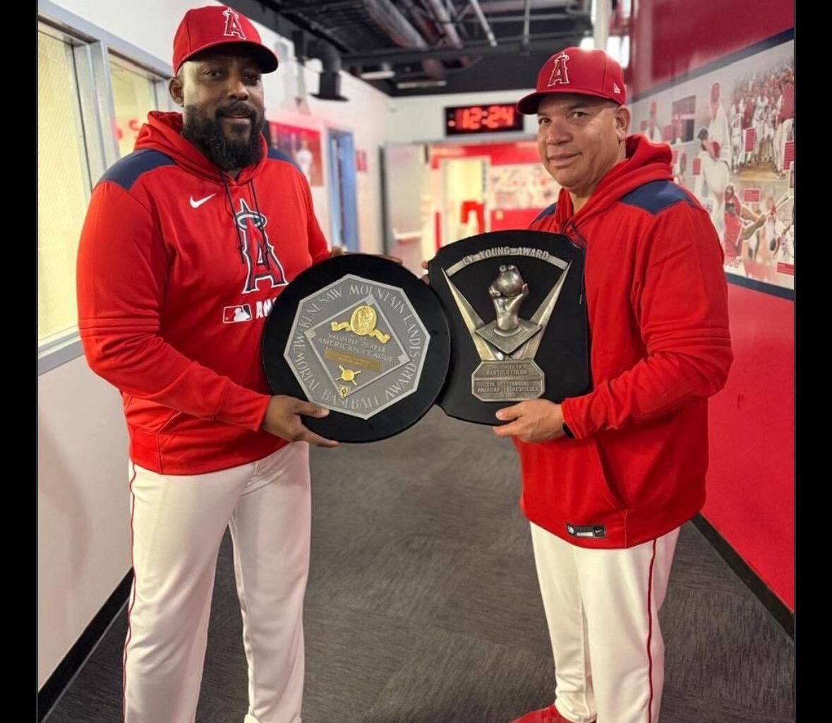 [Bartolo Colon] One of the best power hitters ever - and my brother Vladimir Guerrero 💣😂