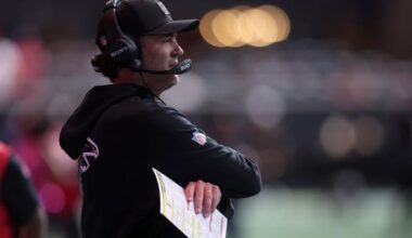 I bet this man thinks he be cooking on gameday 🤣