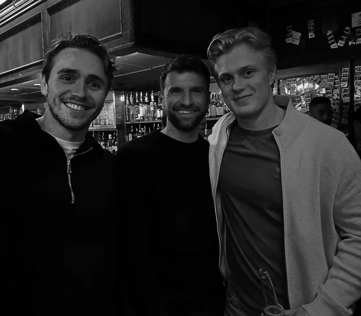 DPetey and Karly with Thomas Müller @disahamberg [TikTok]