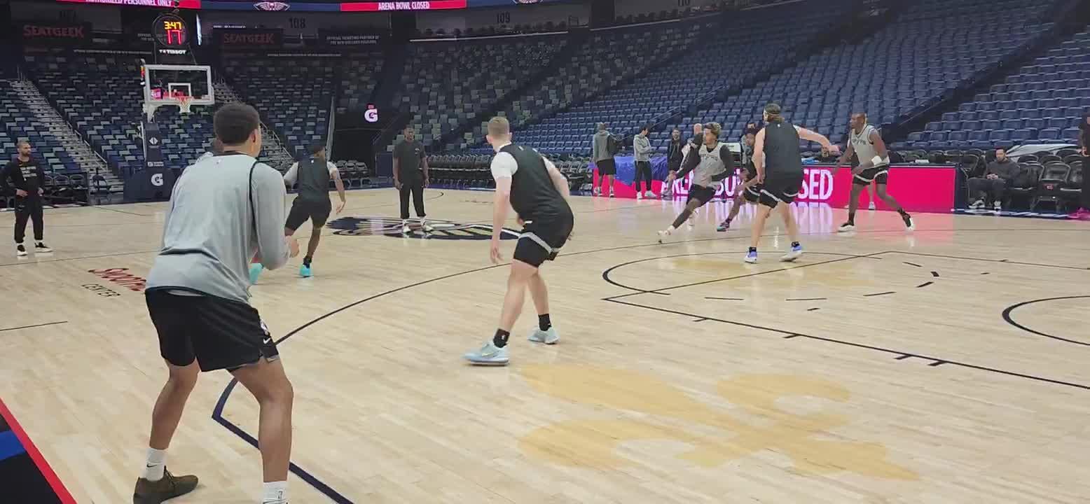 Fox, Olynyk and Sochan practicing in a 5v5 scrimmage. All 3 are projected to be back around November 1st