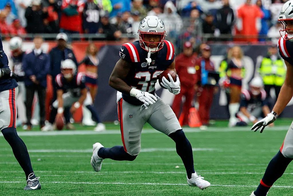 TreVeyon Henderson today: 10 carries 75 yards 7.5 yards a carry