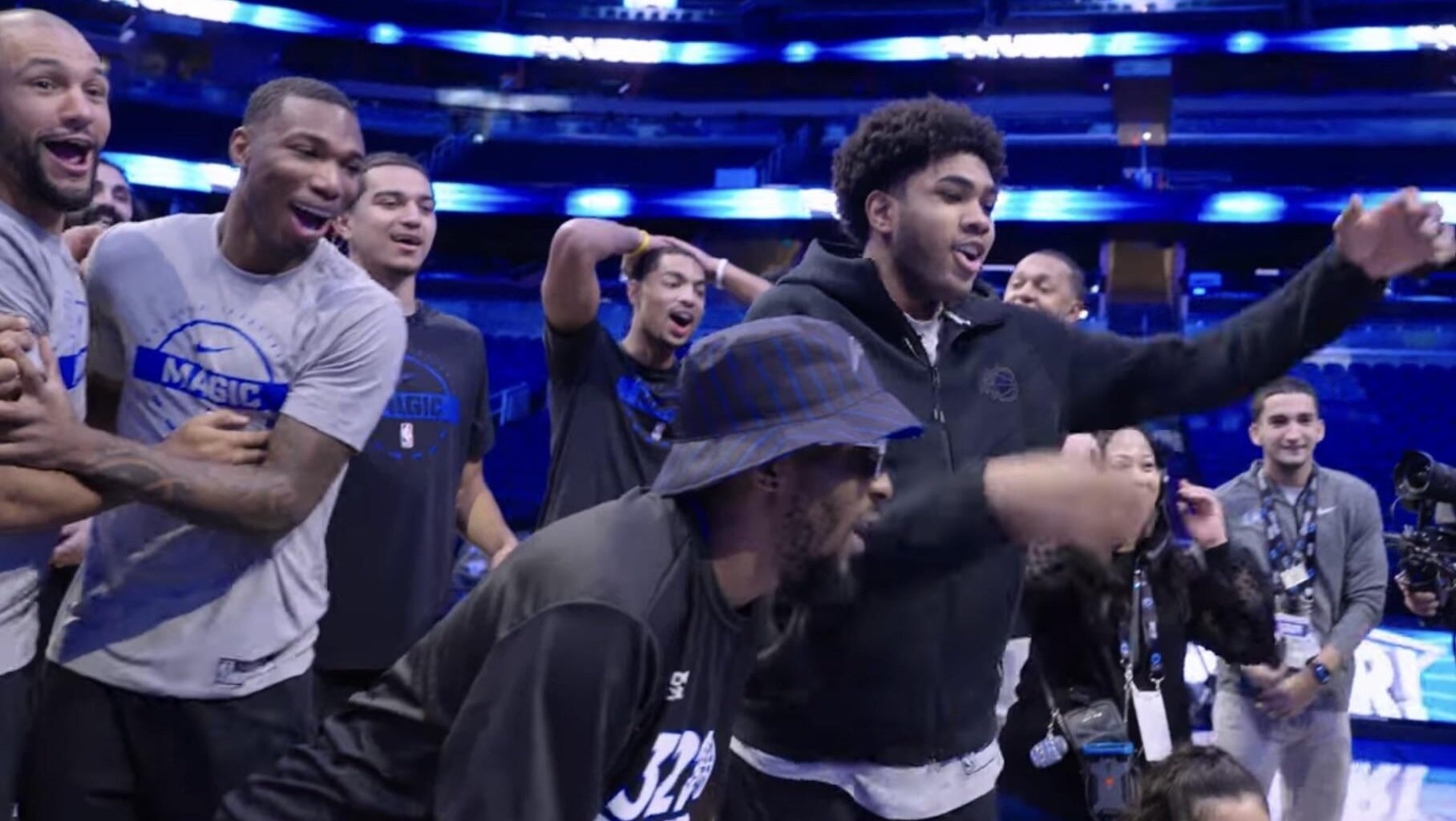 Breaking News: Jalen Suggs debuts his new clean shave, joins the bald brotherhood alliance.