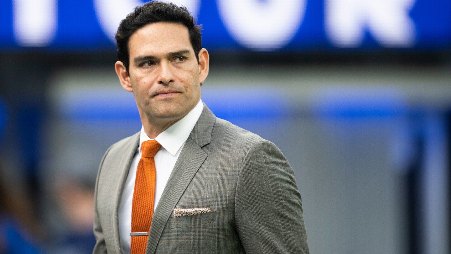 Truck driver sues Mark Sanchez, Fox after violent fight