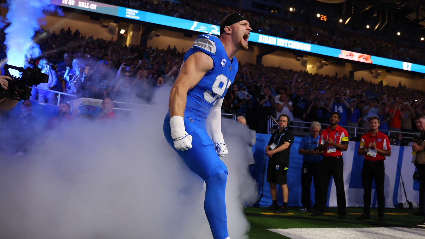 Lions, Aidan Hutchinson agree to four-year extension