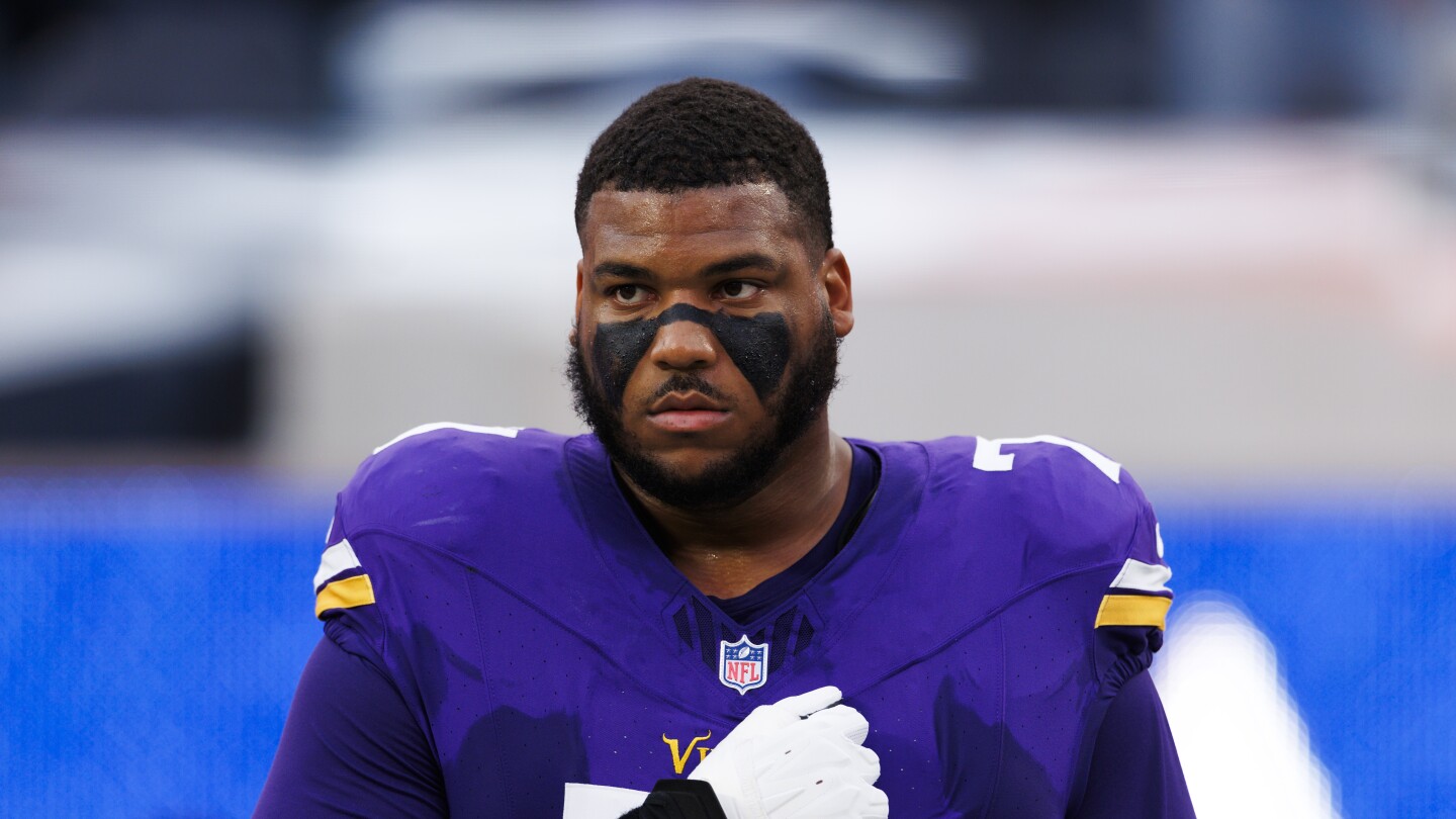 Vikings LT Christian Darrisaw, TE Josh Oliver are questionable to return