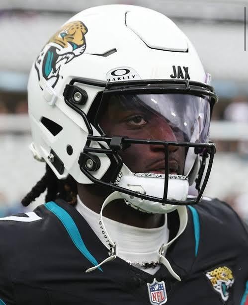 With the white helmets seemingly forgotten about, do y’all think they should be brought back or no?