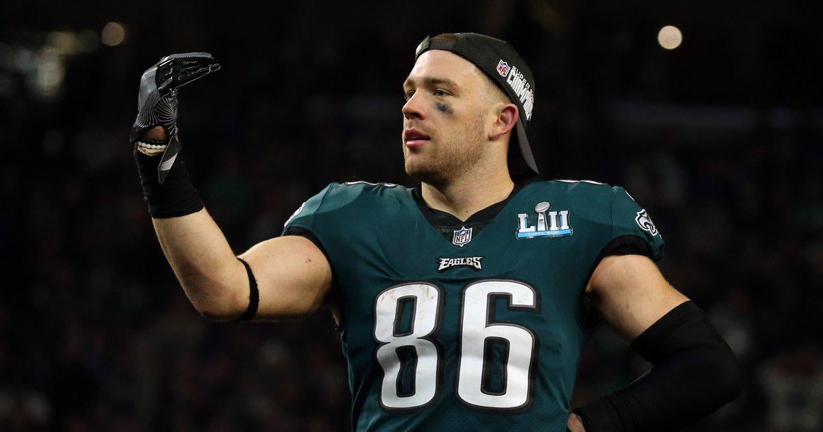 Congrats on 800 career receptions Zach! We miss you!