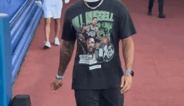 Patriots CB Gonzo repping Bill Russell. Gotta love Boston sports 💚❤️💙