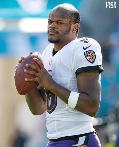 So this is why he’s always wearing the sheisty!