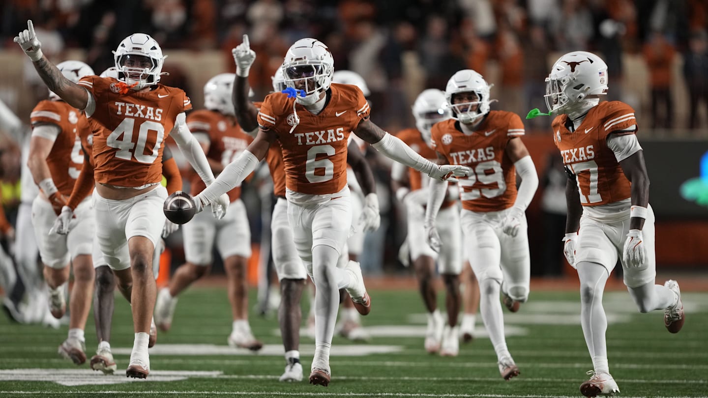 Why Beating Texas A&M Won’t Help Texas’s Chances at College Football Playoff Bid
