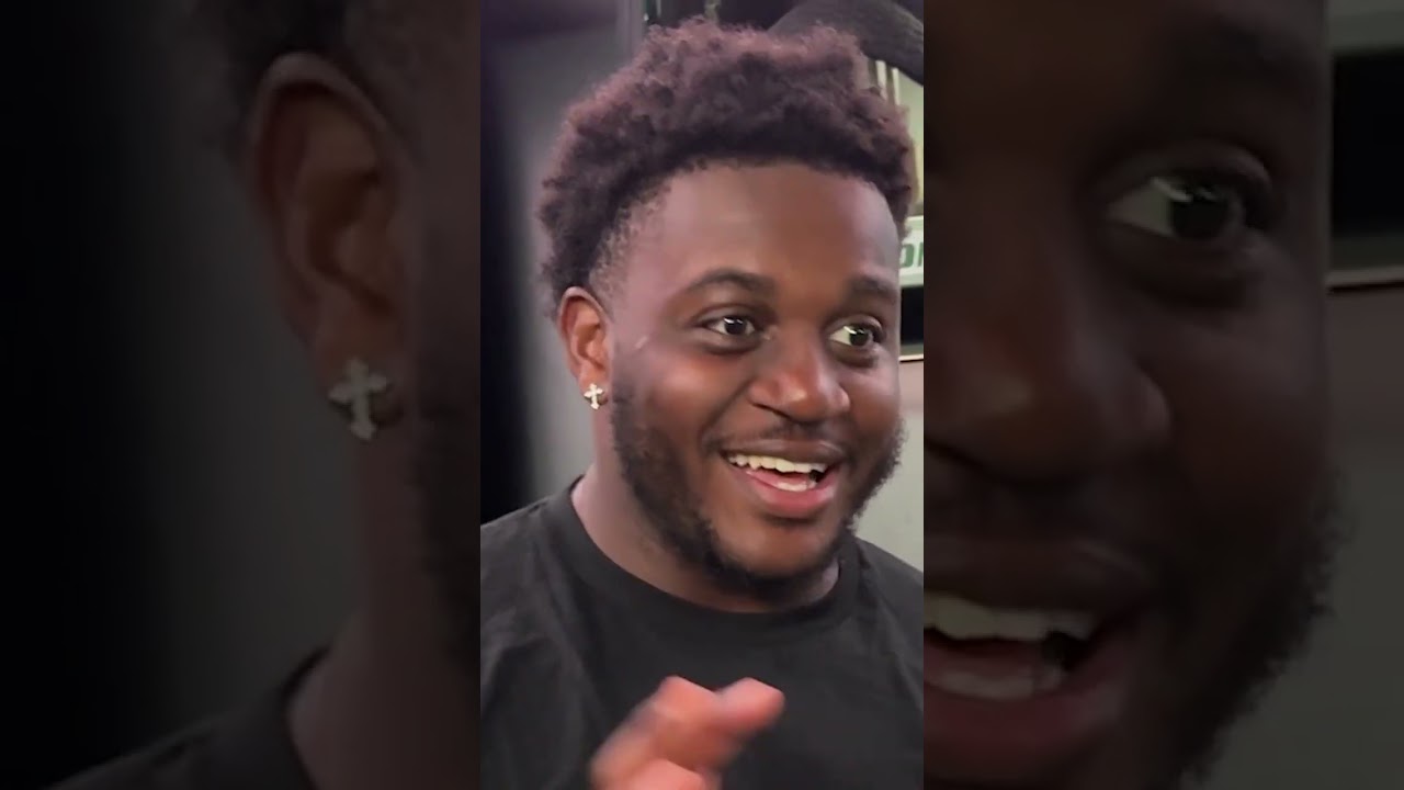 Scaring Jets players with fake spider 🕷️