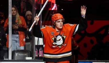 Carlsson collects 4 points as Ducks keep rolling 🇸🇪🔥🦆 Carlssons show – fyra poäng i Ducks seger